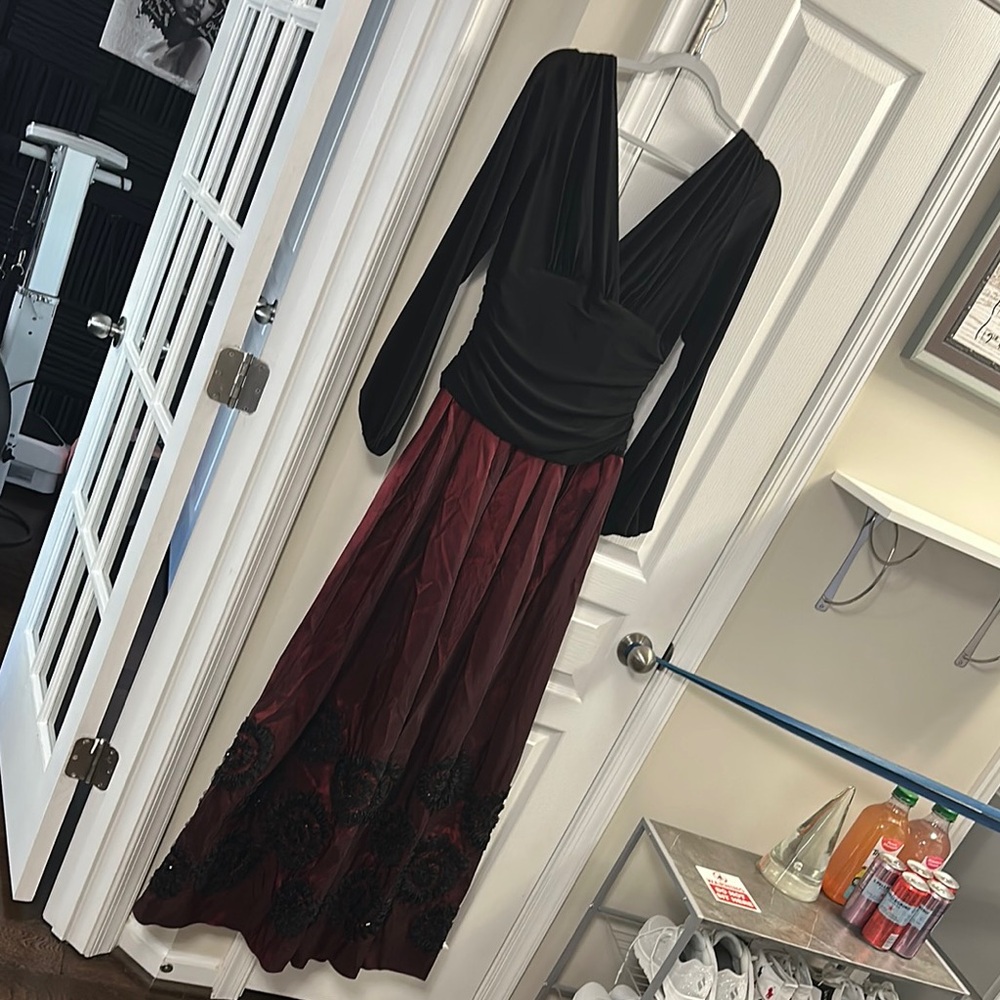 Elegant Black and Burgundy Women's Skirt